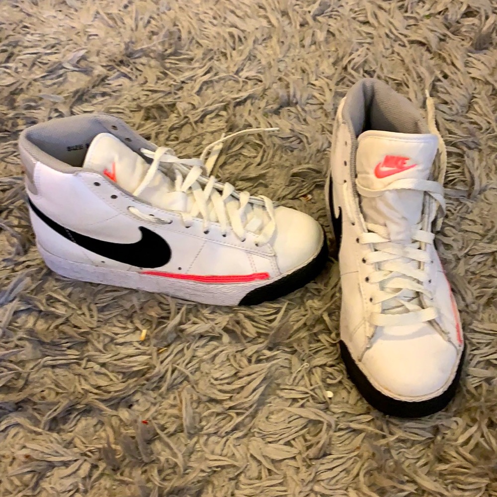 Pink white and black Nike blazers size W 6.5